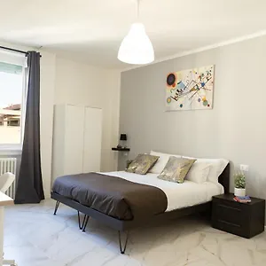 Apartment Santa Marta, Milan